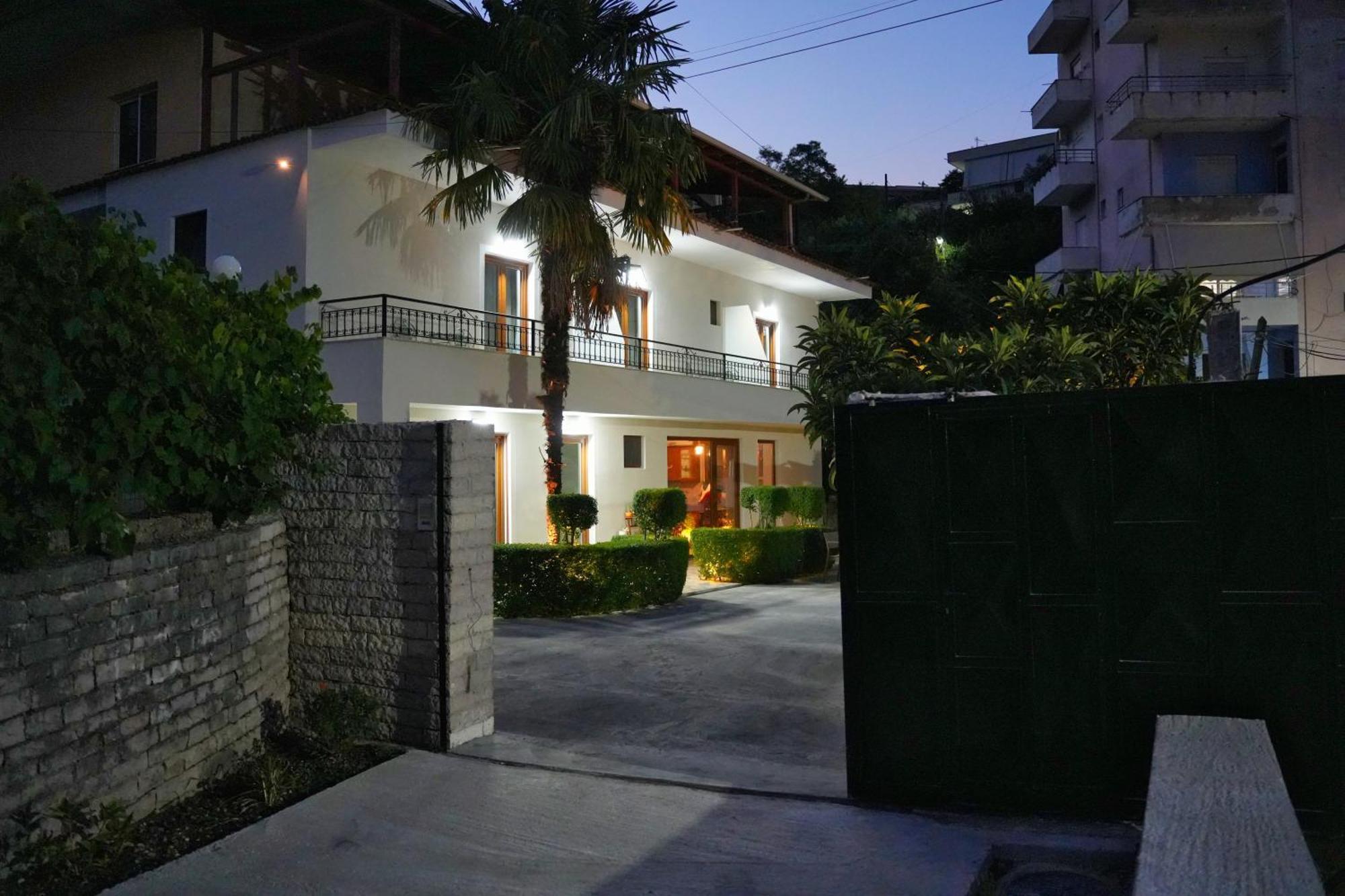 Villa Qeli Гирокастра Экстерьер фото